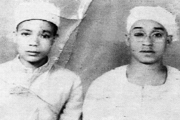 تصویر عبدالباسط در سن ۱۰سالگی با معلم خودش محمد سلیم حماده تصویر عبدالباسط در سن ۱۰سالگی با معلم خودش محمد سلیم حماده
