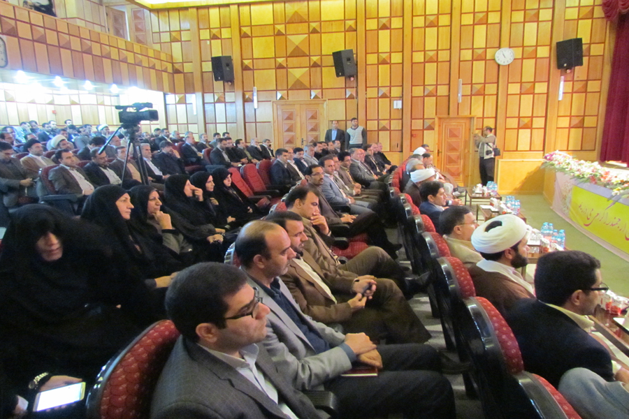 برگزاری اجلاس استانی نماز در لرستان + عکس