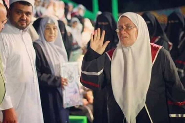 وفاداری خانواده فلسطینی به فرزند شهید با حفظ کل قرآن وفاداری خانواده فلسطینی به فرزند شهید با حفظ کل قرآن