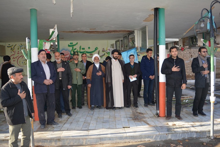غبارروبی امامزادگان خمین با حضور دانشجویان علوم قرآنی+عکس
