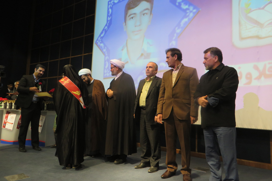 تجلیل از 101 دانش‎آموز نخبه لرستان + عکس
