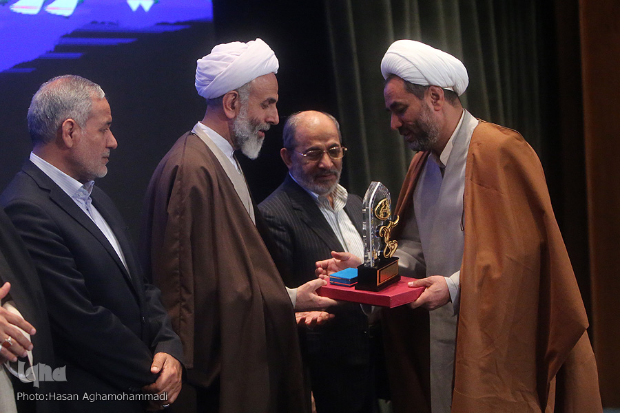 فوری//یاوران وقف تجلیل شدند/ ضرورت مردمی کردن وقف فوری//یاوران وقف تجلیل شدند/ ضرورت مردمی کردن وقف