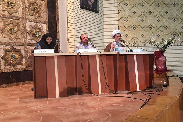 کرسی آزاداندیشی «نوگرايي يا سنت گرايي ديني» در دانشگاه الزهرا کرسی آزاداندیشی «نوگرايي يا سنت گرايي ديني» در دانشگاه الزهرا