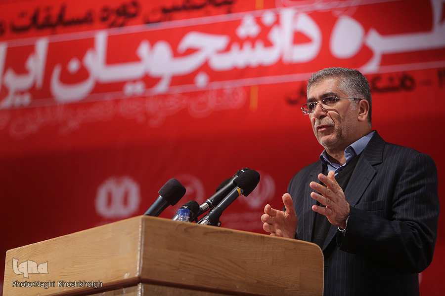 مناظرات دانشجویی می‌تواند زمینه‌ساز وفاق ملی باشد