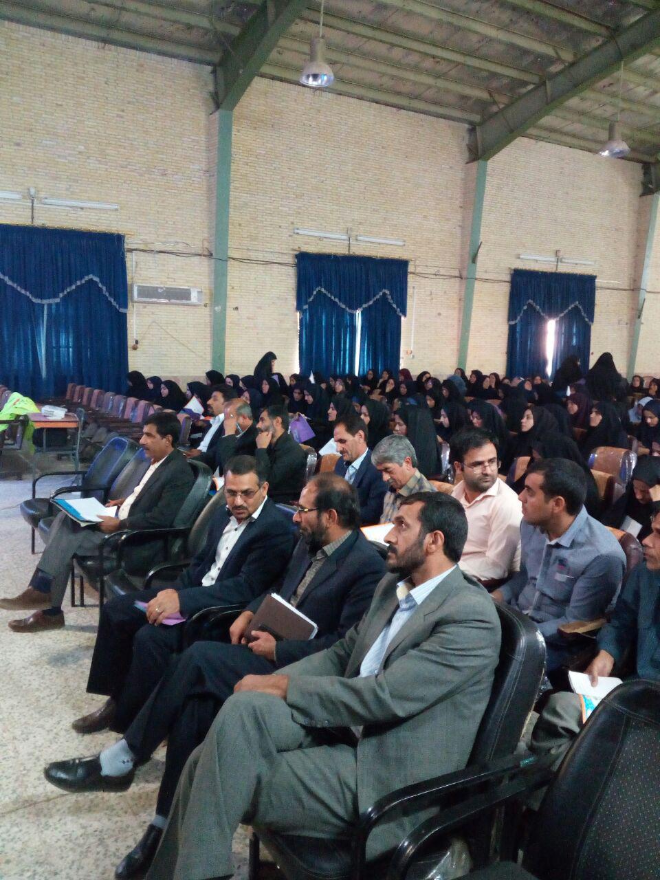 کارگاه «شهر نماز» در عنبرآباد برگزار شد