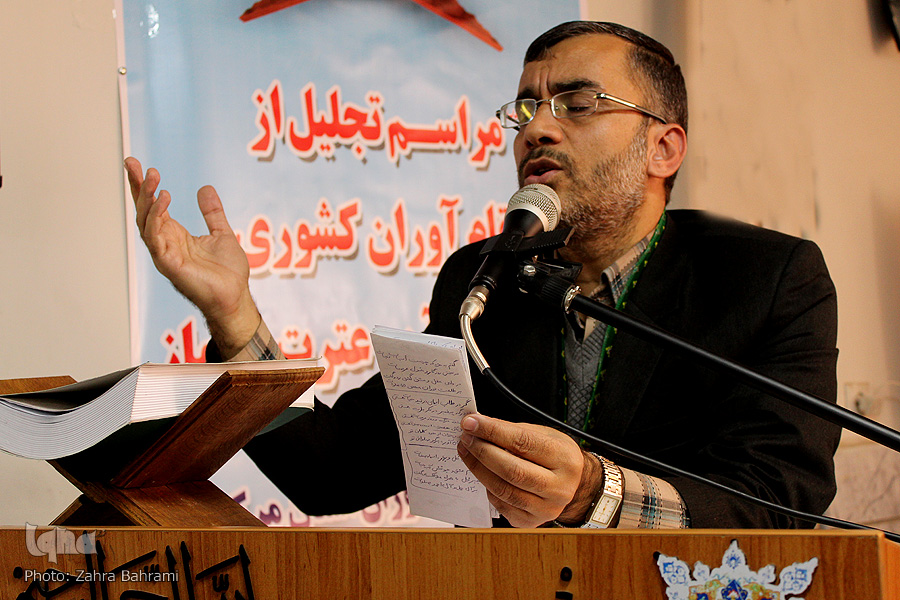 گزارش تصویری تجلیل از مقام‌آوران دختر مسابقات قرآن دانش‌آموزی-اراک