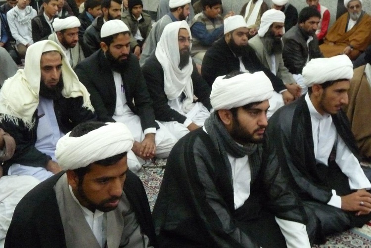نشست مشترک علمای شیعه و سنی زابل برگزار شد + عکس