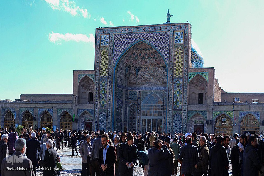 يك روز با نماز جمعه + گزارش تصویری