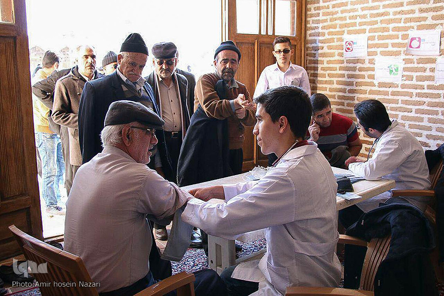 يك روز با نماز جمعه + گزارش تصویری