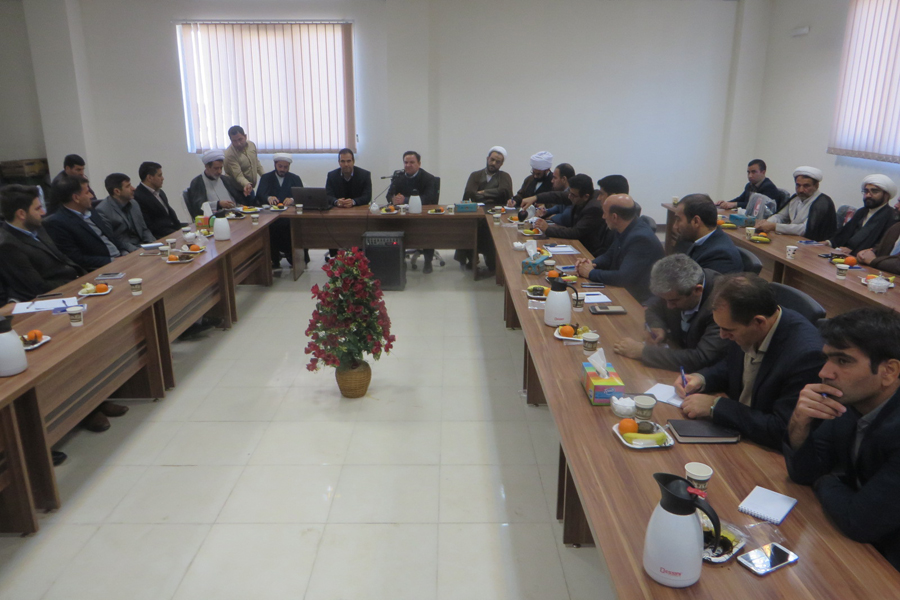 برگزاری نشست هم‌اندیشی وحدت حوزه و دانشگاه در لرستان + عکس