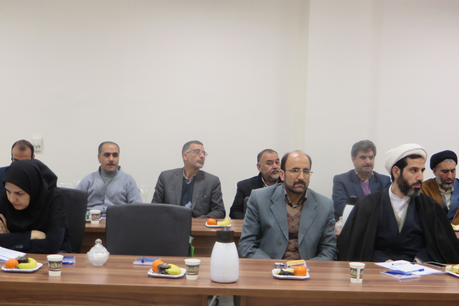 برگزاری نشست هم‌اندیشی وحدت حوزه و دانشگاه در لرستان + عکس