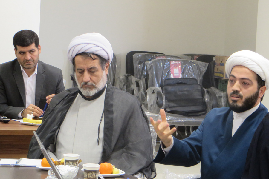 برگزاری نشست هم‌اندیشی وحدت حوزه و دانشگاه در لرستان + عکس