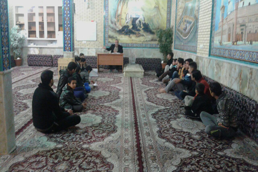 ثبت‌نام کلاس‌های قرآنی در مسجد دولتشاهی خرم‌آباد