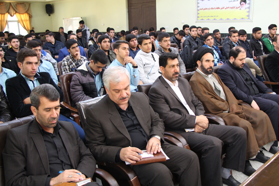 گردهمایی دانش‌آموزان دبیرستان‌های صدرای لرستان + عکس
