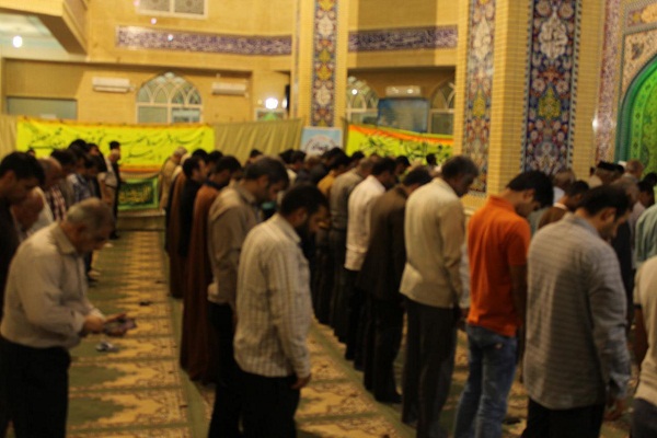 برگزاری همایش گرامیداشت هفته وحدت با حضور دانشجویان اصفهانی در قشم