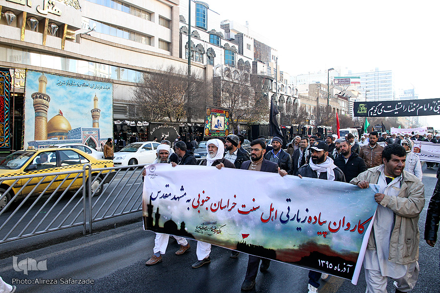 زائران اهل سنت با پای دل به زیارت آمدند زائران اهل سنت با پای دل به زیارت آمدند