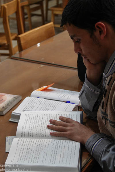 کتاب و کتاب خوانی