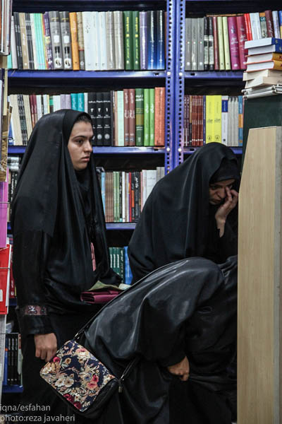 کتاب و کتاب خوانی