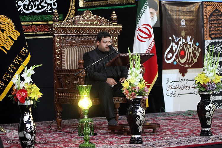 فعالیتها-حضوری-گزارش خبری//محفل انس با قرآن در حرم رضوی برگزار شد