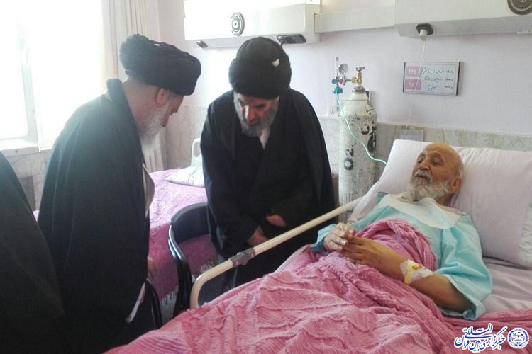 عیادت جمعی از علمای دینی و مسئولان کشوری از آیت الله علوی شریعتمدار در مشهد عیادت جمعی از علمای دینی و مسئولان کشوری از آیت الله علوی شریعتمدار در مشهد