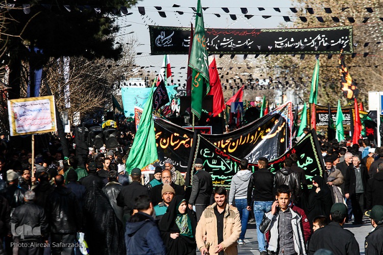 حال و هوای مشهد در میزبانی از زائران رضوی/وقتی آسمان، دل‌ها را محک می‌زند