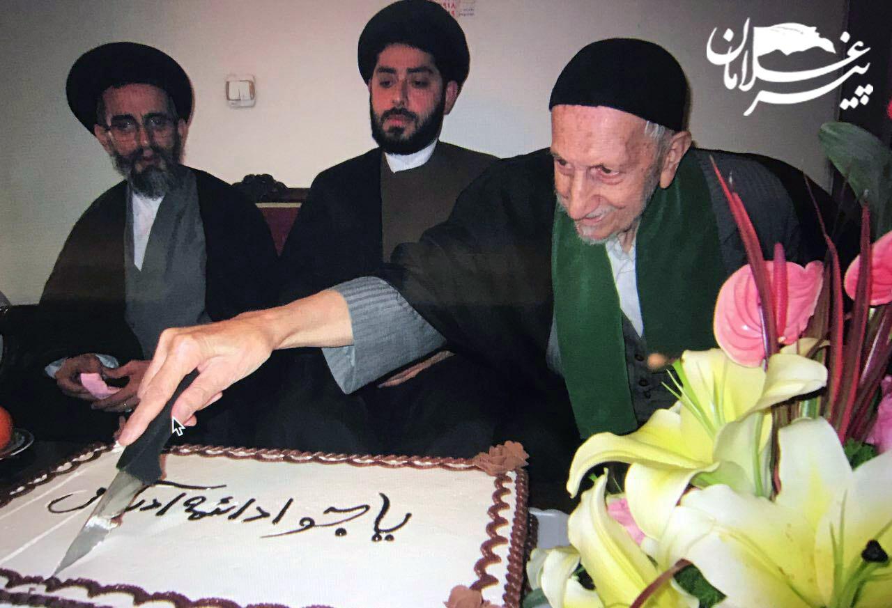 پیکر «حاج سيد حسن معطر» در روضه الحسین آرام می‌گیرد