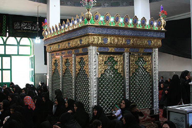 برپایی جشن تحویل سال نو در 12 بقعه متبرکه کرمانشاه / حضور 15 هزار نفر در بقاع متبرکه استان برپایی جشن تحویل سال نو در 12 بقعه متبرکه کرمانشاه / حضور 15 هزار نفر در بقاع متبرکه استان