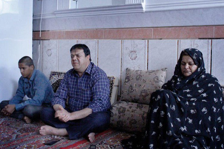 حسینعلی برای رفتن به سوریه پرپر میزد حسینعلی برای رفتن به سوریه پرپر میزد