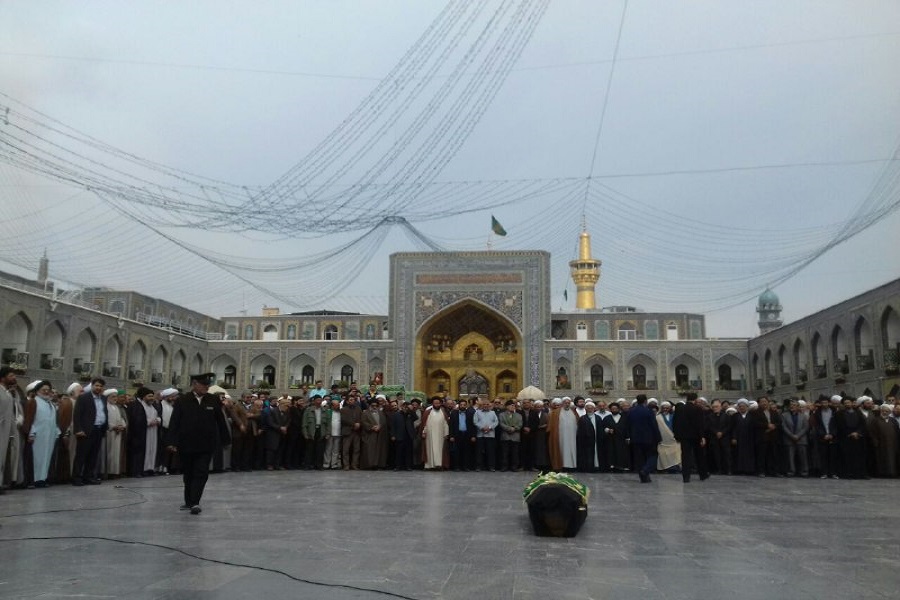 تدفین آیت‌الله صالحی در حرم رضوی