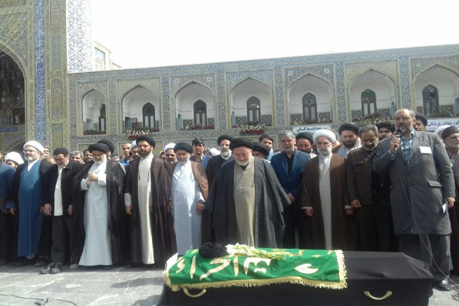 تدفین آیت‌الله صالحی در حرم رضوی