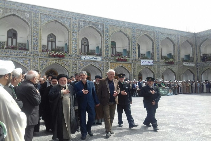 تدفین آیت‌الله صالحی در حرم رضوی