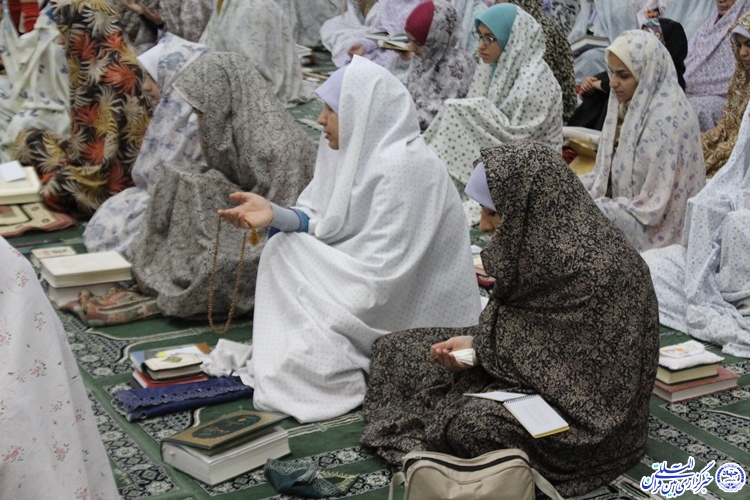 دیدار نماینده ولی فقیه در چهارمحال و بختیاری با دانشجویان معتکف دانشگاه شهرکرد