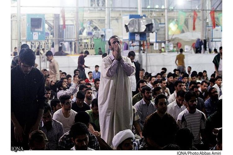 علت حضور گسترده جوانان در اعتكاف چیست/ معتكفان جوان از ایام خودسازی می‌گویند