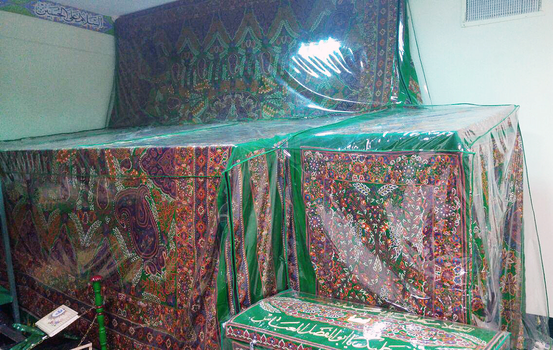 دوخت بزرگ‌ترین پته جهان برای ضریح مطهر سیدالشهدا علیه السلام