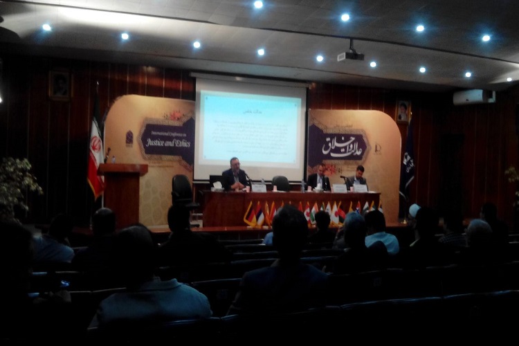 دغدغه اصلی دین، فضیلت جوامع و انسان‌ها است