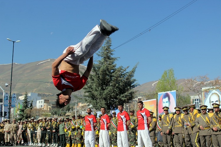 برگزاری مراسم رژه نیروهای مسلح در کردستان برگزاری مراسم رژه نیروهای مسلح در کردستان