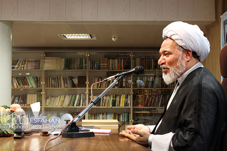 همایش مفسران قرآن کریم استان اصفهان