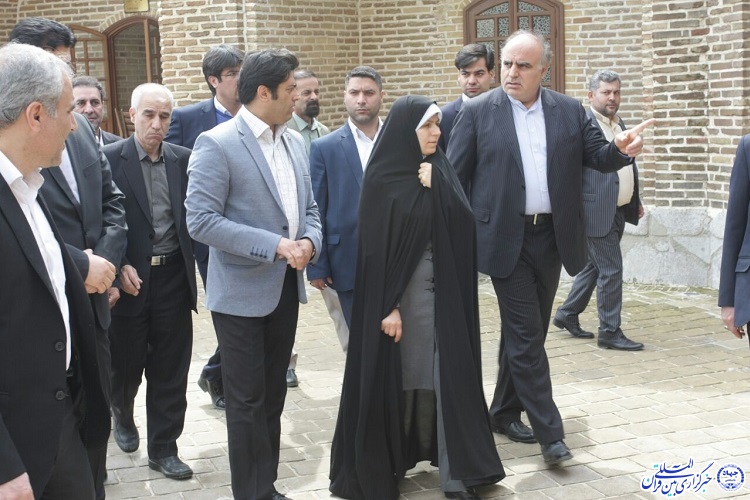 بازدید از غرفه مرکز علمی – کاربردی میراث بیستون کرمانشاه