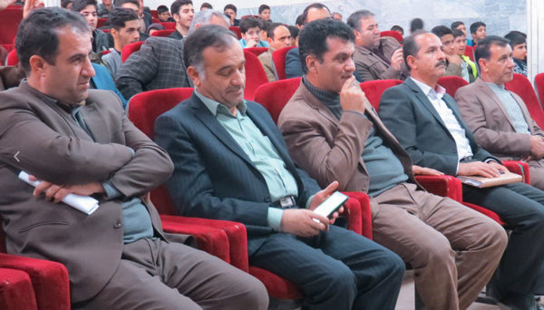 گزارش تصویری مراسم تقدیر از دانش&zwnj;آموزان موفق کوهدشتی در مسابقات فرهنگی و قرآنی