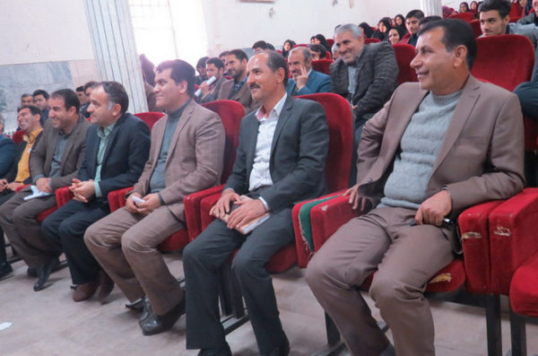 گزارش تصویری مراسم تقدیر از دانش&zwnj;آموزان موفق کوهدشتی در مسابقات فرهنگی و قرآنی