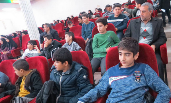 گزارش تصویری مراسم تقدیر از دانش&zwnj;آموزان موفق کوهدشتی در مسابقات فرهنگی و قرآنی