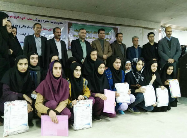 گزارش تصویری مراسم تقدیر از دانش&zwnj;آموزان موفق کوهدشتی در مسابقات فرهنگی و قرآنی