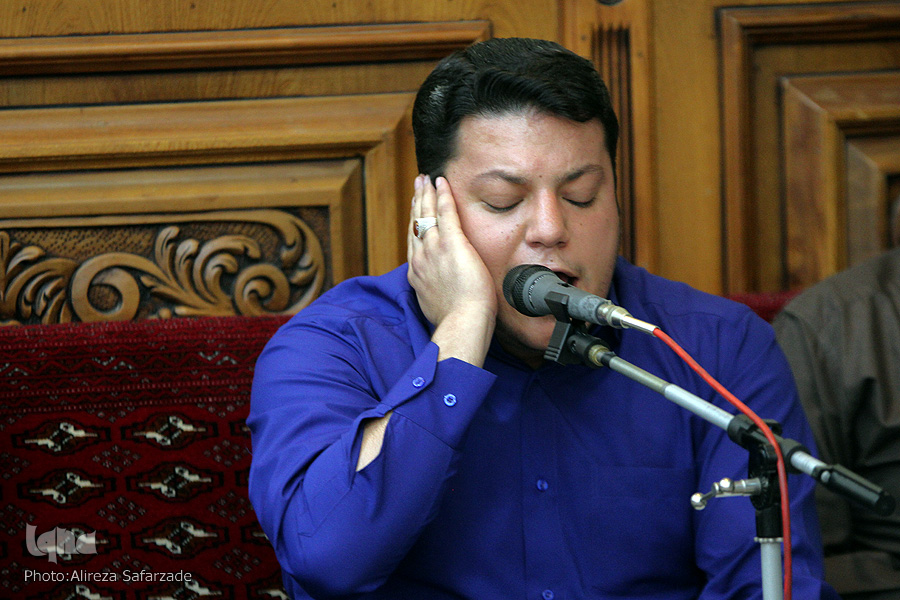 نذر قاری بین&zwnj;المللی برای اذان گفتن در مساجد به نیت چهارده معصوم(ع)