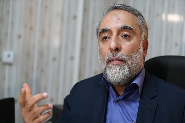 ولی الهی، محور وحدت در جامعه است