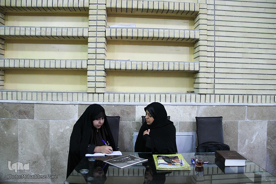 تفسیر آیات و استقبال جوانان از جلسات قرآن آل طاها