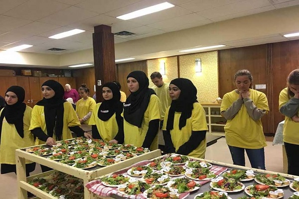 اطعام نیازمندان در کلیسای تورنتو توسط انجمن دانشجویان اهل&zwnj;البیت / انگلیسی