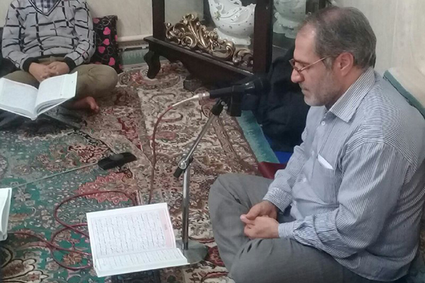 جمعهها بر سر سفره معنوی حاضر شویم جمعهها بر سر سفره معنوی حاضر شویم