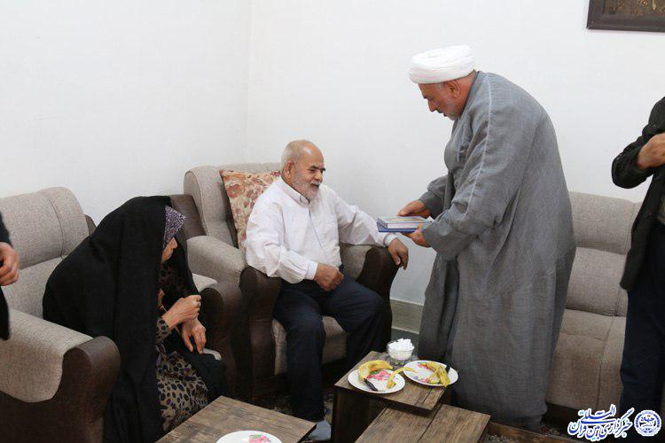 دیدار مدیر کل بنیاد شهید خراسان&zwnj;جنوبی با خانواده جانبازان