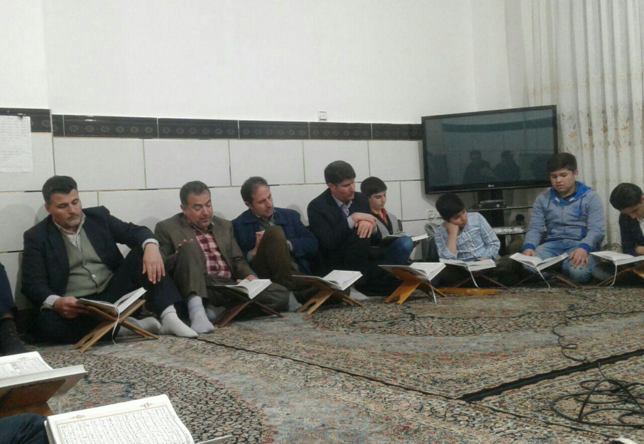 تلاوت قرآن&zwnj;آموزان نوجوان مؤسسه آل یس در محفل قرآنی