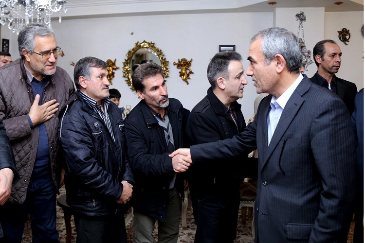 دیدار استاندار آذربایجانشرقی با خانواده بهرام اتحاد+تصاویر دیدار استاندار آذربایجانشرقی با خانواده بهرام اتحاد+تصاویر
